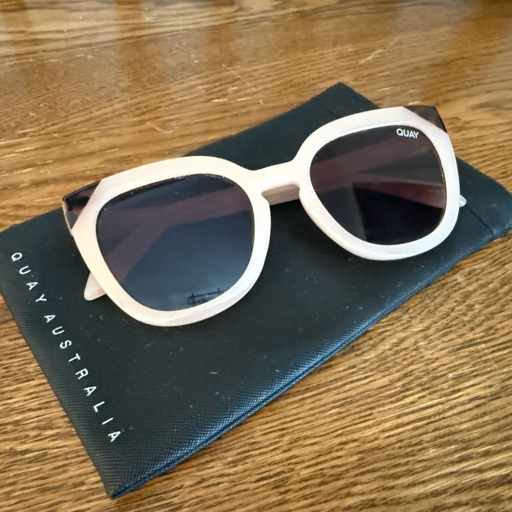 Quay Australia Pale Pink Oversized Sunglasses with Black Case
